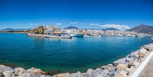 Puerto Banus w pobliżu Marbella na wybrzeżu Costa del Sol — Zdjęcie stockowe