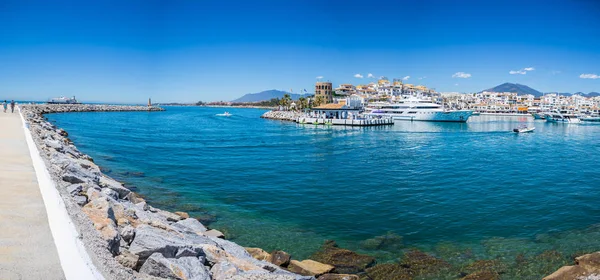 Puerto Banus in de buurt van Marbella aan de Costa del Sol — Stockfoto