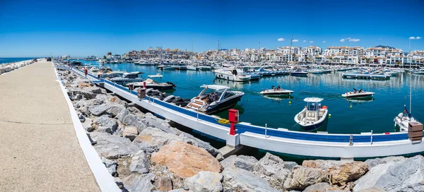 Puerto Banús cerca de Marbella en la Costa del Sol — Foto de Stock