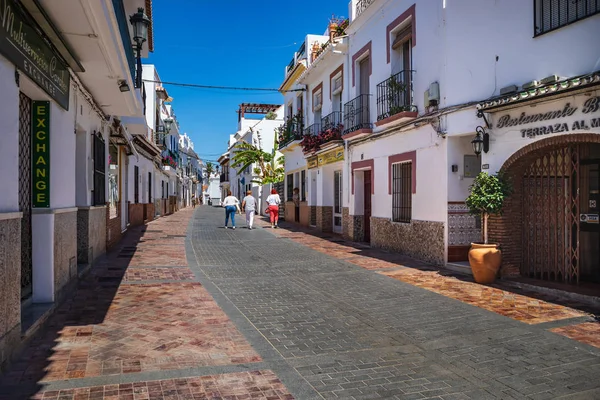 Endülüs Costa del Sol üzerinde Nerja kasaba — Stok fotoğraf