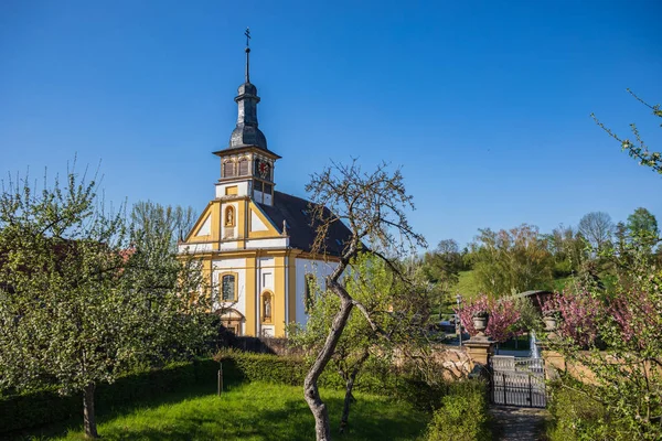 Церква Святої Варвари у місті Oberschwappach — стокове фото