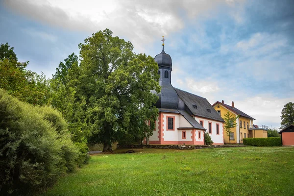 Iglesia de San Jorge cerca de Altenkunstadt — Foto de Stock