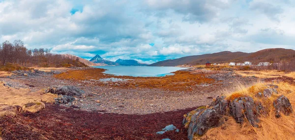 Le Fjordbotn sur l'île de Senja en Norvège — Photo