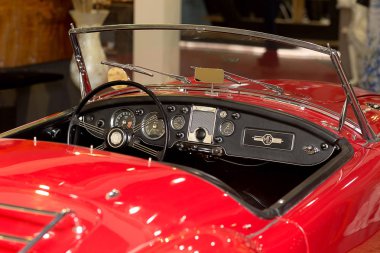 Moskova, Crocus Expo Fuarı, 27 Ekim 2018 , Mg Cars retro otomobil