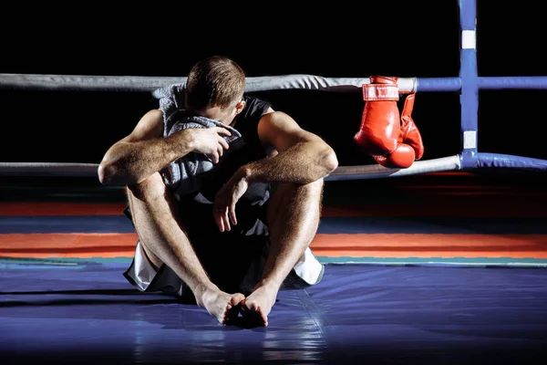 Boxeador Perdió Partido Luchador Descansa Después Pelea —  Fotos de Stock