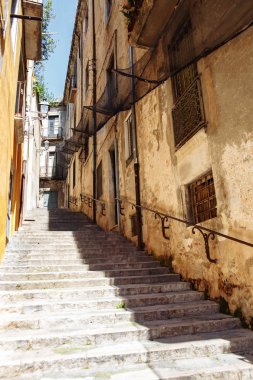 Eski Arnavut kaldırımlı merdiven Girona, İspanya'nın eski şehir