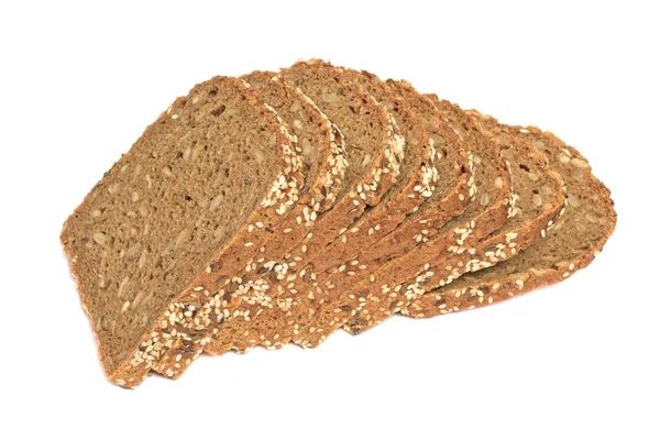 面包新鲜切片多粒无麸质面包与芝麻 亚麻种子 隔离在白色 侧视图 — 图库照片