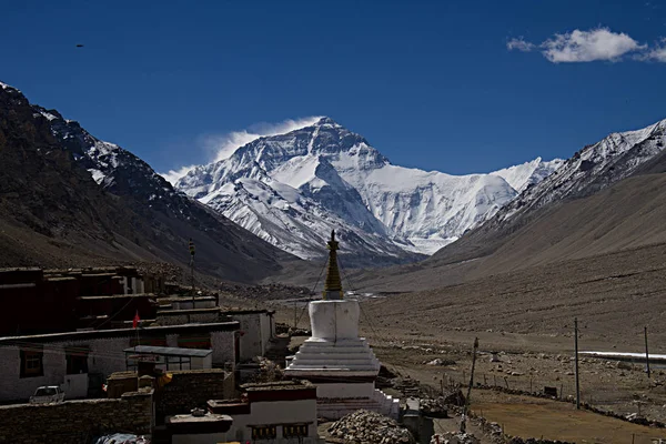 西藏大本营绒布寺珠穆朗玛峰 — 图库照片