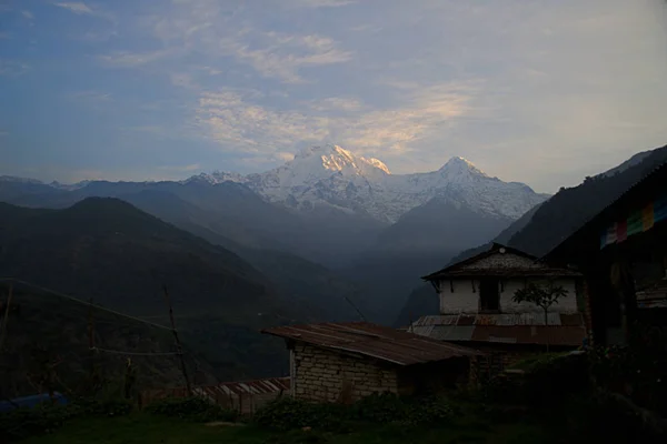 안나푸르나 사우스 684 Landruk 네팔에서 Hiunchuli 132 — 스톡 사진