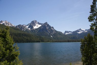 Stanley Gölü yakınındaki Stanley, Idaho Sawtooth dağlarda