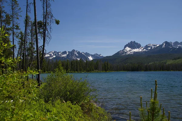 Pequeño Lago Redfish Las Montañas Sawtooth Cerca Stanley Idaho —  Fotos de Stock