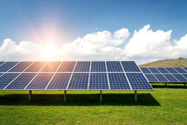 Painel Solar Fotovoltaico Fonte Eletricidade Alternativa Conceito Recursos Sustentáveis — Fotografia de Stock