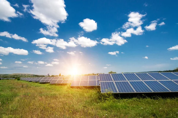 Solární Panely Fotovoltaické Alternativní Zdroj Elektrické Energie Selektivní Zaměření Kopírovací — Stock fotografie