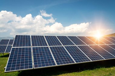 Güneş paneli, fotovoltaik, alternatif elektrik kaynağı - sürdürülebilir kaynaklar kavramı