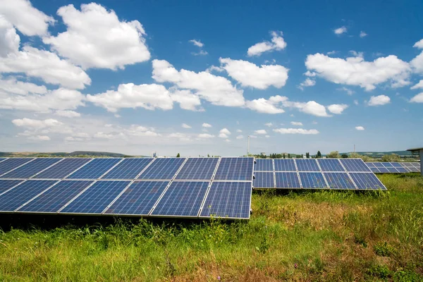 Panel Słoneczny Fotowoltaiczne Alternatywne Źródło Energii Elektrycznej Koncepcja Zrównoważonych Zasobów — Zdjęcie stockowe
