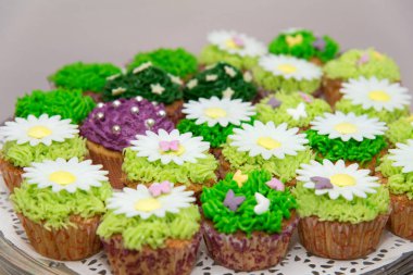 Tatlılar, pastalar olay veya düğün töreni - seçici odak çeşitli closeup catering