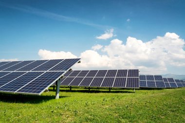 Güneş paneli, fotovoltaik, alternatif elektrik kaynağı - sürdürülebilir kaynaklar kavramı
