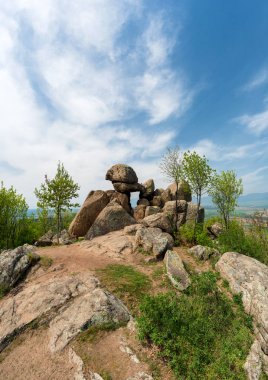 Tanrıça - Bulgaristan Kazanlık yakınındaki bir antik Trakya taş kutsal - Megalit, olarak da bilinen güneş kapı kapı