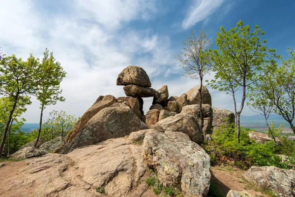 Tanrıça - Bulgaristan Kazanlık yakınındaki bir antik Trakya taş kutsal - Megalit, olarak da bilinen güneş kapı kapı