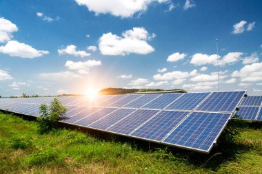 Güneş paneli, fotovoltaik, alternatif elektrik kaynağı - sürdürülebilir kaynaklar kavramı