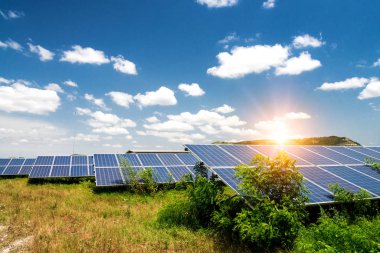 Güneş paneli, fotovoltaik, alternatif elektrik kaynağı - sürdürülebilir kaynaklar kavramı