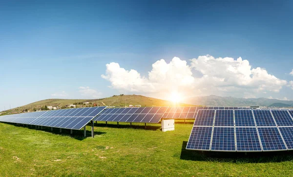 Vue Panoramique Des Panneaux Solaires Photovoltaïques Sources Électricité Alternatives Concept — Photo