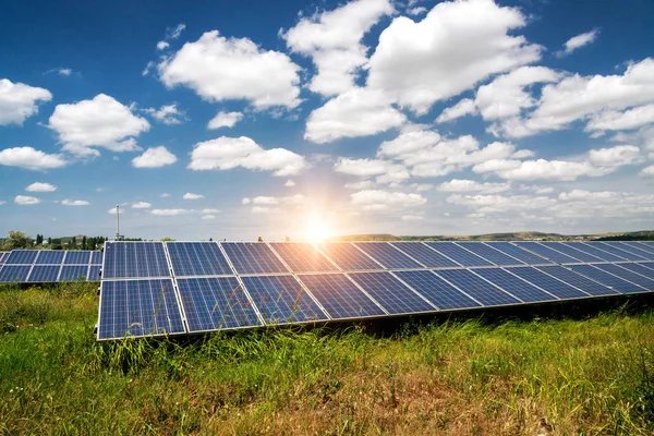 Solární Panel Fotovoltaický Alternativní Zdroj Elektrické Energie Koncepce Udržitelných Zdrojů — Stock fotografie
