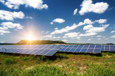 Güneş paneli, fotovoltaik, alternatif elektrik kaynağı - sürdürülebilir kaynaklar kavramı