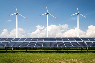 Fotoğraf kolaj güneş panelleri ve Rüzgar turbins - sürdürülebilir kaynaklar kavramı - görüntü
