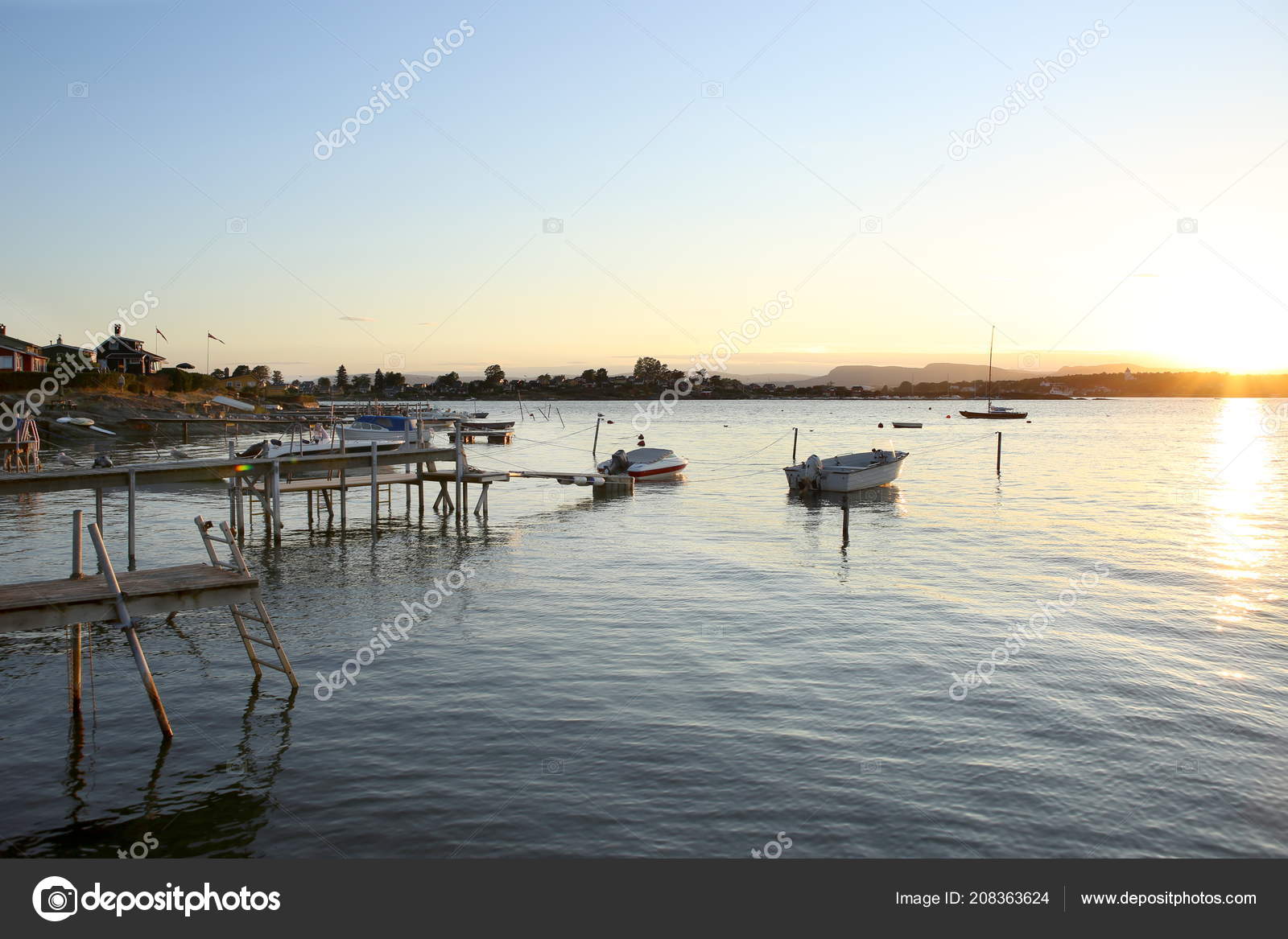 Des Passerelles Bois Bateaux Moteur Dans Marina Coucher