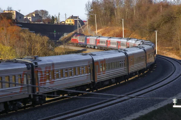 Giro Ferroviario Con Treno Passeggeri Girevole Girare Ferrovia All Inizio — Foto Stock