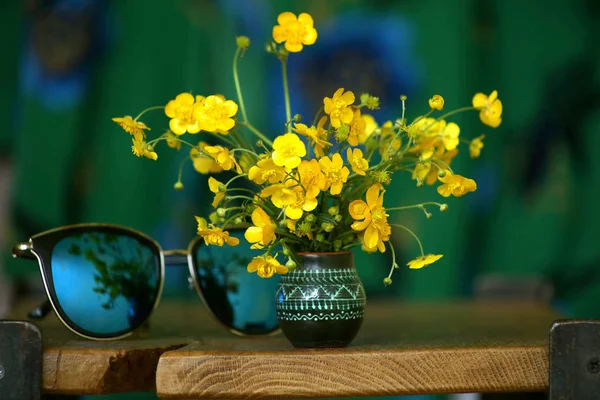 Wild Yellow Flowers Meadow Buttercup Small Vase Bouquet Fresh Wild — Stock Photo, Image