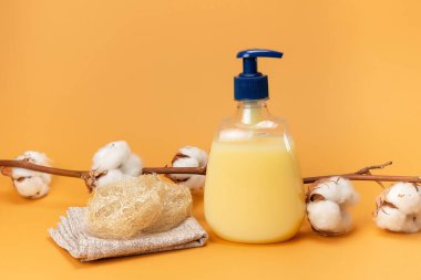 Şampuan, Sıvı Sabun, Aromatik Banyo Tuzu ve Diğer Tuvaletler.