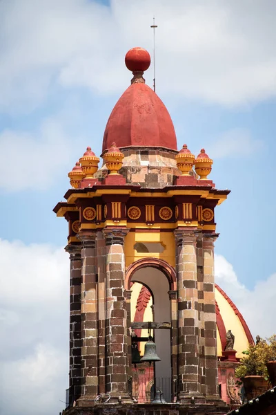 Pääkirkko Historiallisessa Kaupungissa San Miguel Allende Guanajuato Meksiko — kuvapankkivalokuva
