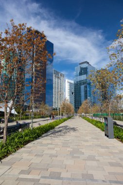 Mexico City, Meksika - Aralık, 27, 2018: La Mexicana Park modern ve güzel gökdelenler üzerinde Santa Fe, Mexico City'nın büyük iş merkezleri ile.