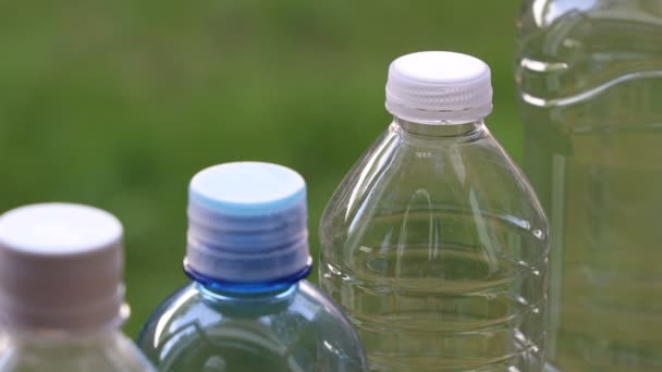 Pet Pete Polyethylene Terephthalate Water Bottle Shallow Depth Field Nice — Stock Video