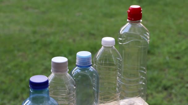 Botella Agua Pet Tereftalato Polietileno Pete Profundidad Campo Superficial Bonito — Vídeo de stock