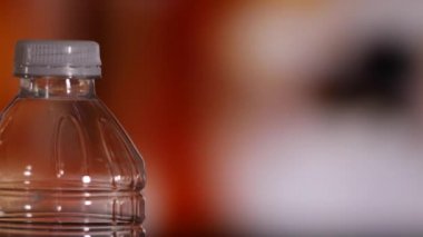 PET veya plastik şişe, sığ alan derinliği.