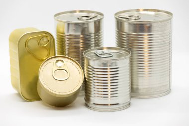 Teneke kutuda. Sığ derinlik-in tarla.