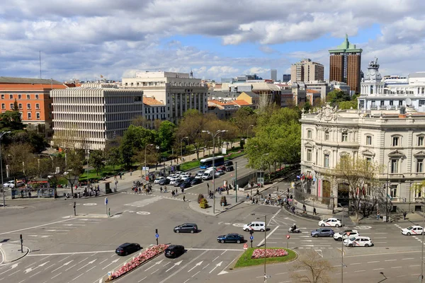 Ruchliwej ulicy w Madrycie, Hiszpania. — Zdjęcie stockowe