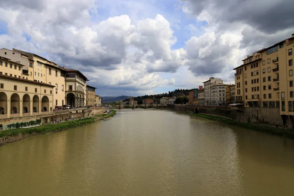 フィレンツェのアルノ川 — ストック写真