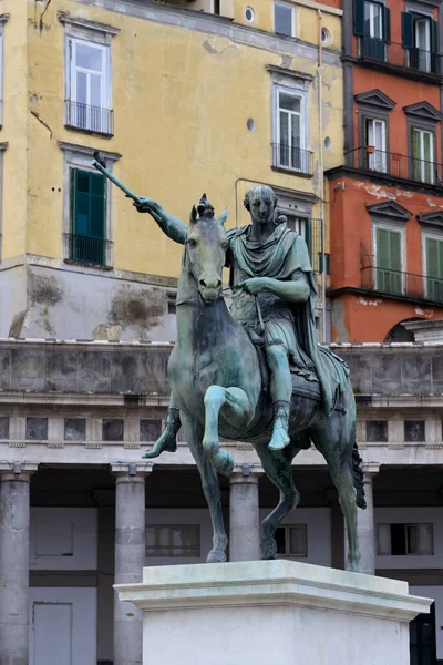 Carlos VII de Nápoles Escultura — Fotografia de Stock