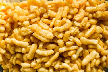 Ev yapımı tatlı hamur işi (chak-chak) kızartılmış ve yapıştırılmış. Lezzetli tatlı chak-chak. arkaplan.