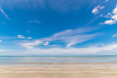 Tropikal plaj deniz, kum ve yaz günü