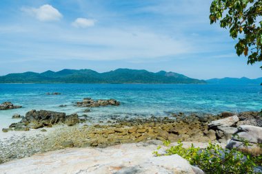 Sea Bright, tropik adada güzel Andaman kristal Denizi, Koh Lipe, Tayland