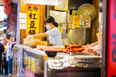 Taipei, Tayvan - New Taipei 'nin Ruifang Bölgesi' ndeki Jiufen eski sokak pazarı. 5 Ekim 2019 'da