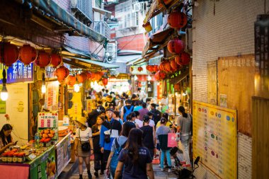 Taipei, Tayvan - New Taipei 'nin Ruifang Bölgesi' ndeki Jiufen eski sokak pazarı. 5 Ekim 2019 'da