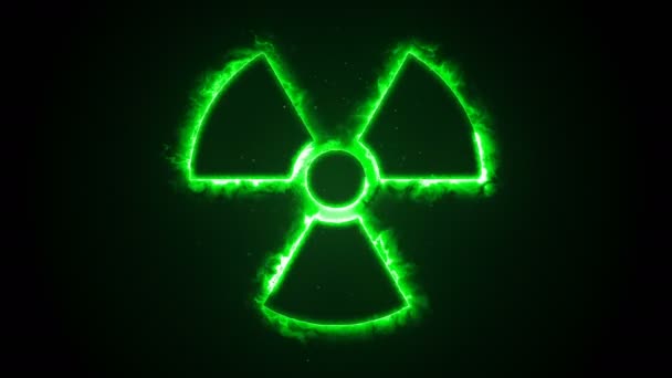 Plynulé animace zeleného ohně nebo tok energie z jaderných a biohazard symbolů. — Stock video