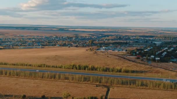 Imagens aéreas Dolly zoom efeito de paralaxe no pôr do sol — Vídeo de Stock