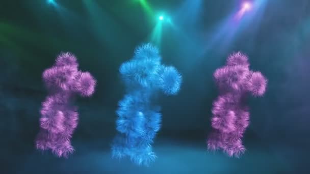 Tres divertidos personajes coloridos peludos bailando sobre fondo azul — Vídeo de stock